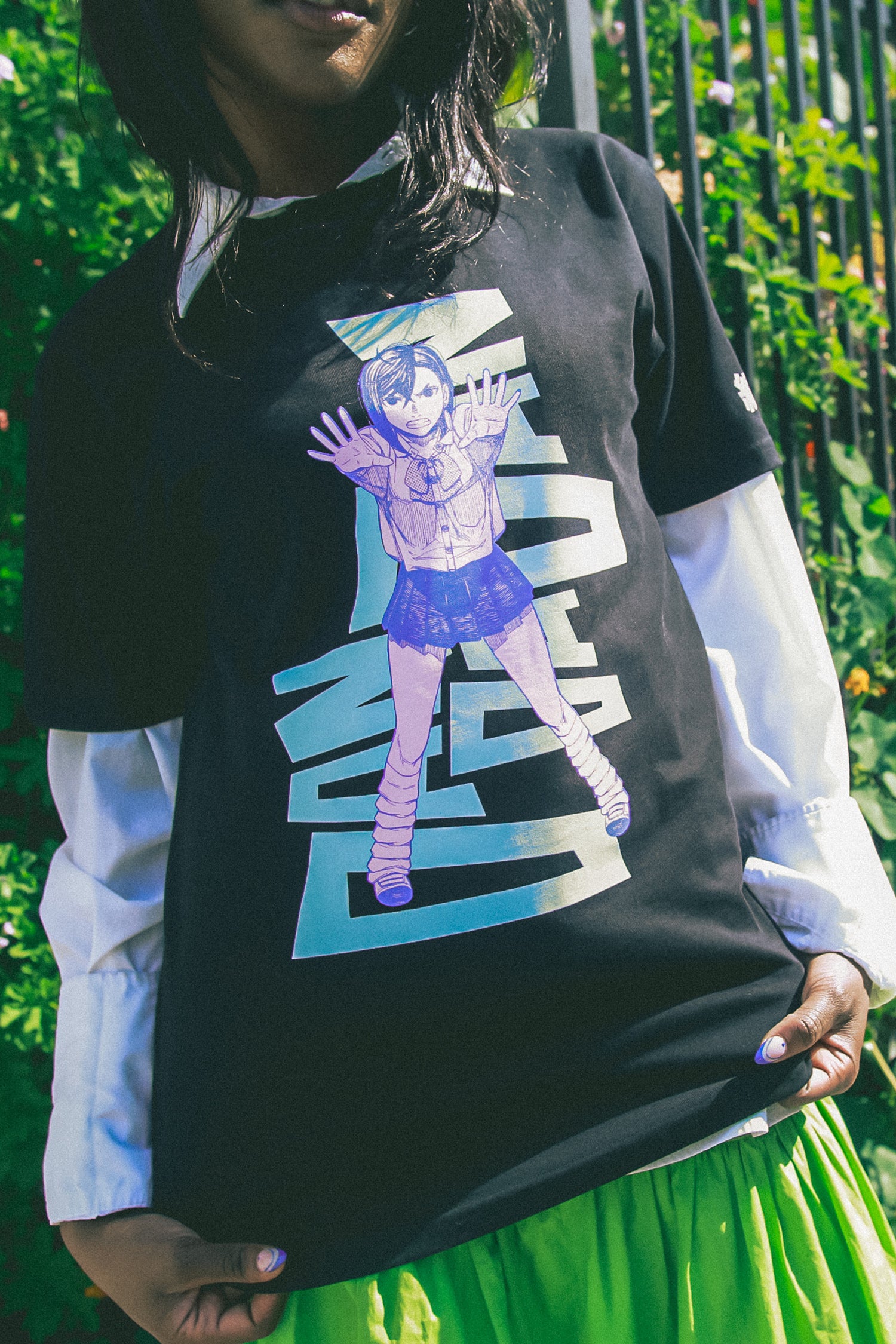 Dandadan Momo Title Tee - Black – Shonen Jump Store